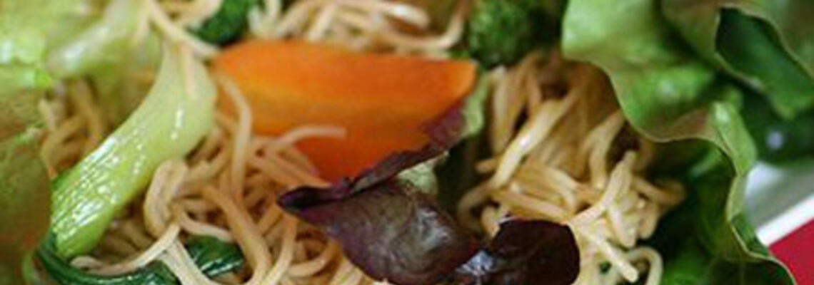 Asian_Noodle_Salad_with_Tuscan_Lettuce_Wraps_0