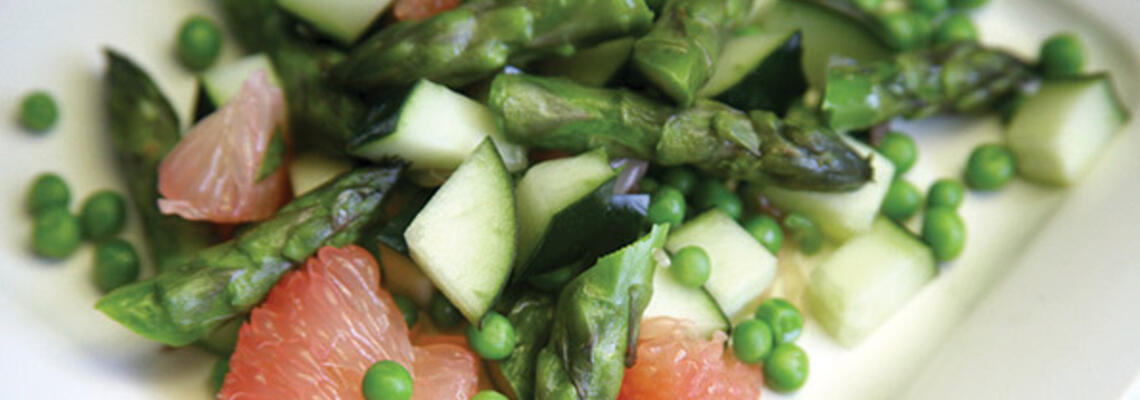 Asparagus_Grapefruit_Cucumber_and_Pea_Salad