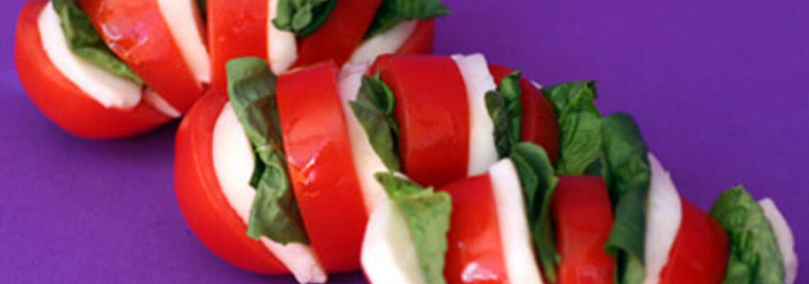 Caprese-Split_Tomatoes