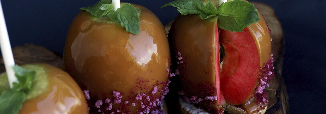 Hidden_Rose_Caramel_Apples