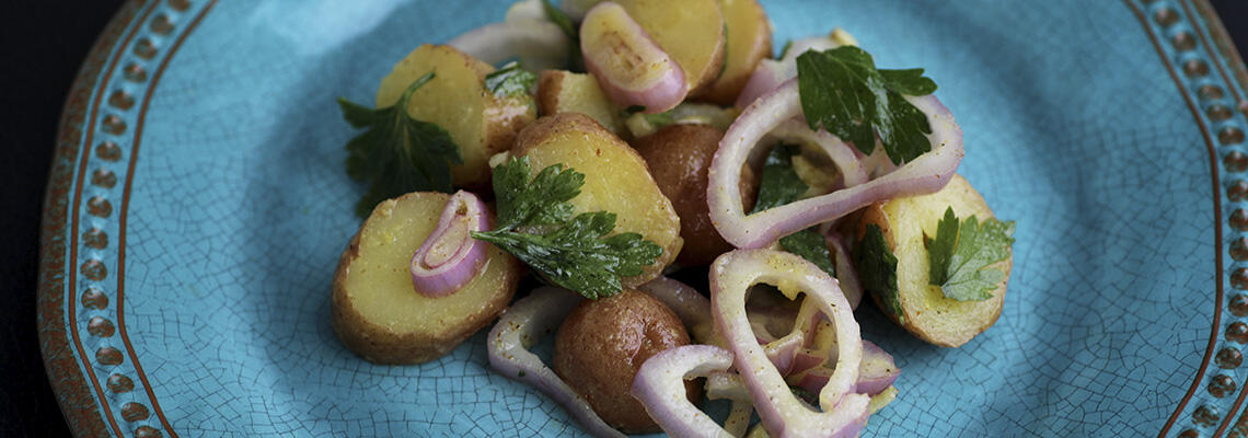 Lemony_Dijon_Potato_Salad_with_Shallots_01