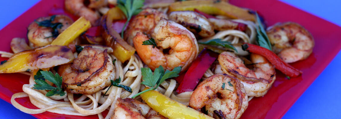 Pasta_with_Shrimp_and_Bell_Peppers