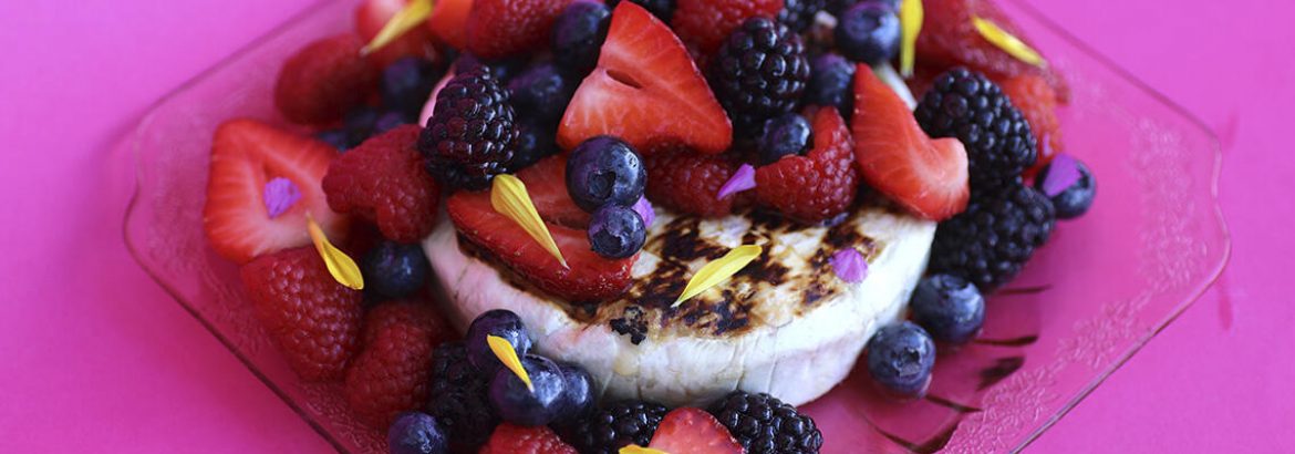 Grilled_Brie_with_Berries1140x400
