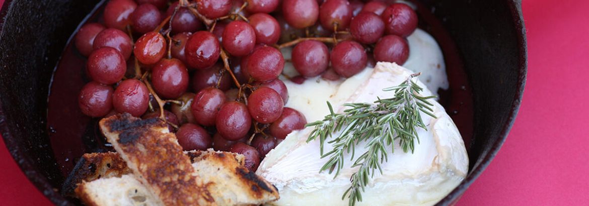 Roasted_Grapes_w-Crostini_595x270