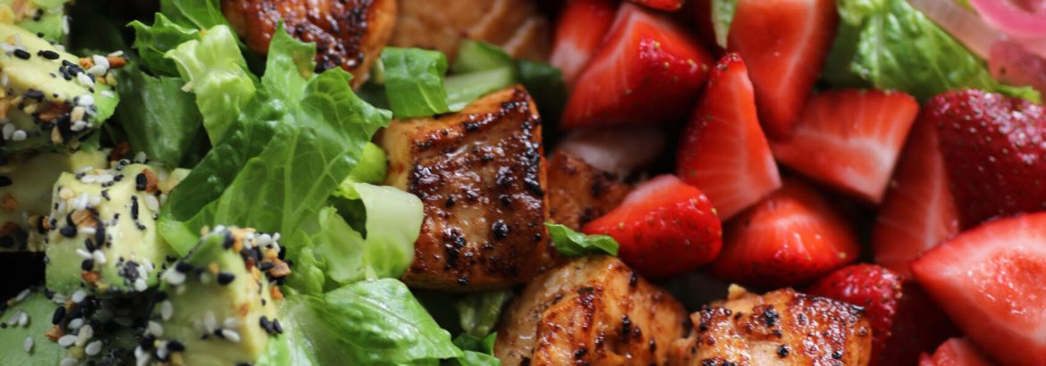 Romaine_Strawberry_Salmon_Pickled Onion_Avo Bowl 1